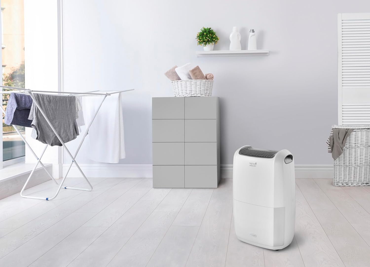 De Longhi DDSX225 Deumidificatore 446w 25lt/giorno 3vel F.laundry Wh De Longhi DDSX225 Deumidificatore 446w 25lt/giorno 3vel F.laundry Wh